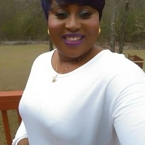 Meet your Posher, Abiola